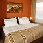 Lava - 24 H Check-in - Naehe Lkh, Landeskrankenhaus,