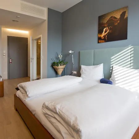 Lava - 24 H Check-in - Naehe Lkh, Landeskrankenhaus, 3*