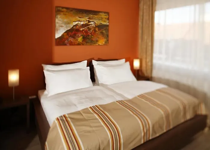 Lava - 24 H Check-in - Naehe Lkh, Landeskrankenhaus,